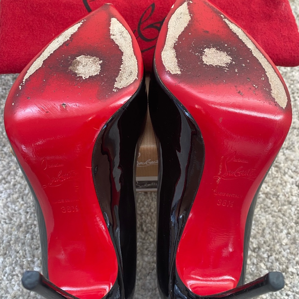 Louboutin Pigalle Follies - Black Patent Pumps 38.5 - Picture 4 of 10